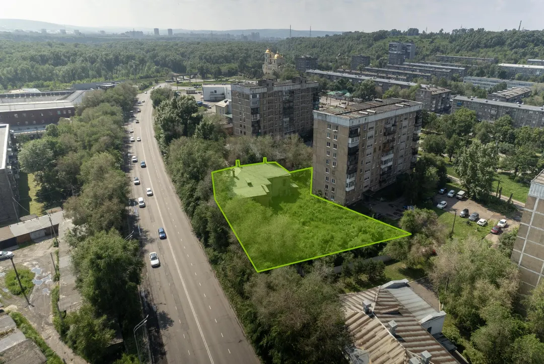 Каменное двухэтажное здание построенное до 1830 года бывший окружной суд затем А.О. Копикуз ныне сельхозтехникум.jpg