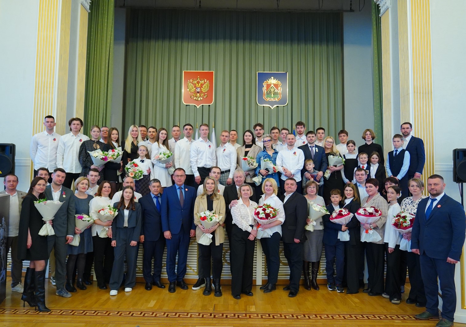31.03 хоккеисты награждение5.jpeg