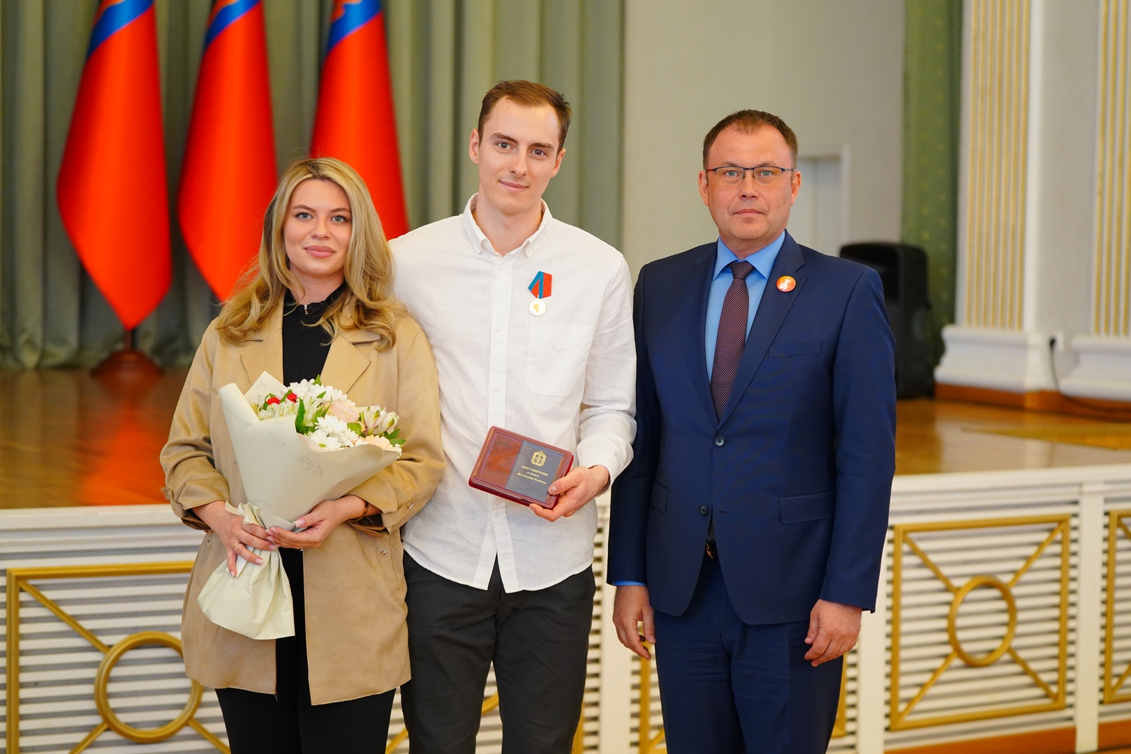 31.03 хоккеисты награждение3.jpeg