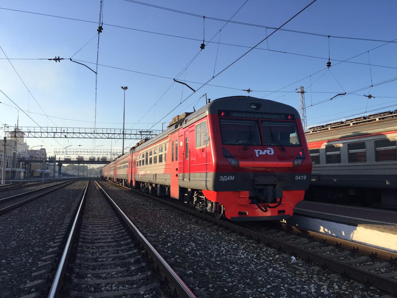 2021 ЭД4М 419 скорый (2).jpg